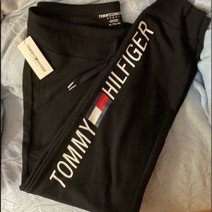 Comfy! NWT Tommy Hilfiger joggers, size Large, soft and warm sweats